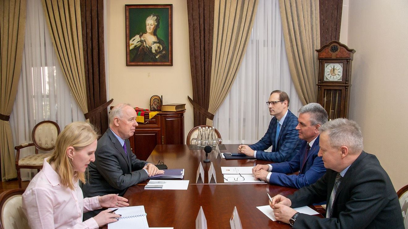 Ambasadorul SUA în Republica Moldova s-a întâlnit cu liderul de la Tiraspol, Vadim Krasnoselsky. Reglementarea transnistreană, principalul subiect al discuțiilor