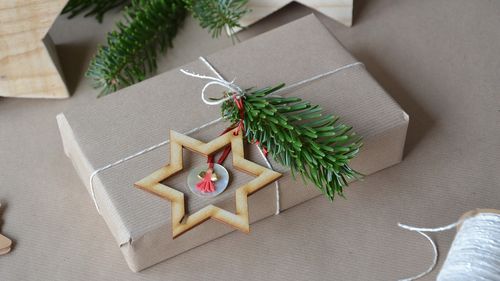 Spuneți adio deșeurilor de sărbători! Trucuri simple pentru a profita la maximum de resturile de mâncare, cadouri și decorațiuni