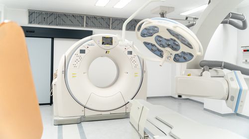Noi reacții din sistem după dezvăluirea G4Media.ro despre radiologii de la Stat care ”își vând parafele” la privat / Șeful CNAS: ”Facem o mini-revoluție pe zona de controale” / Un rezident acuză că a fost forțat să lucreze la clinici private în timpul programului de la spitalul public
