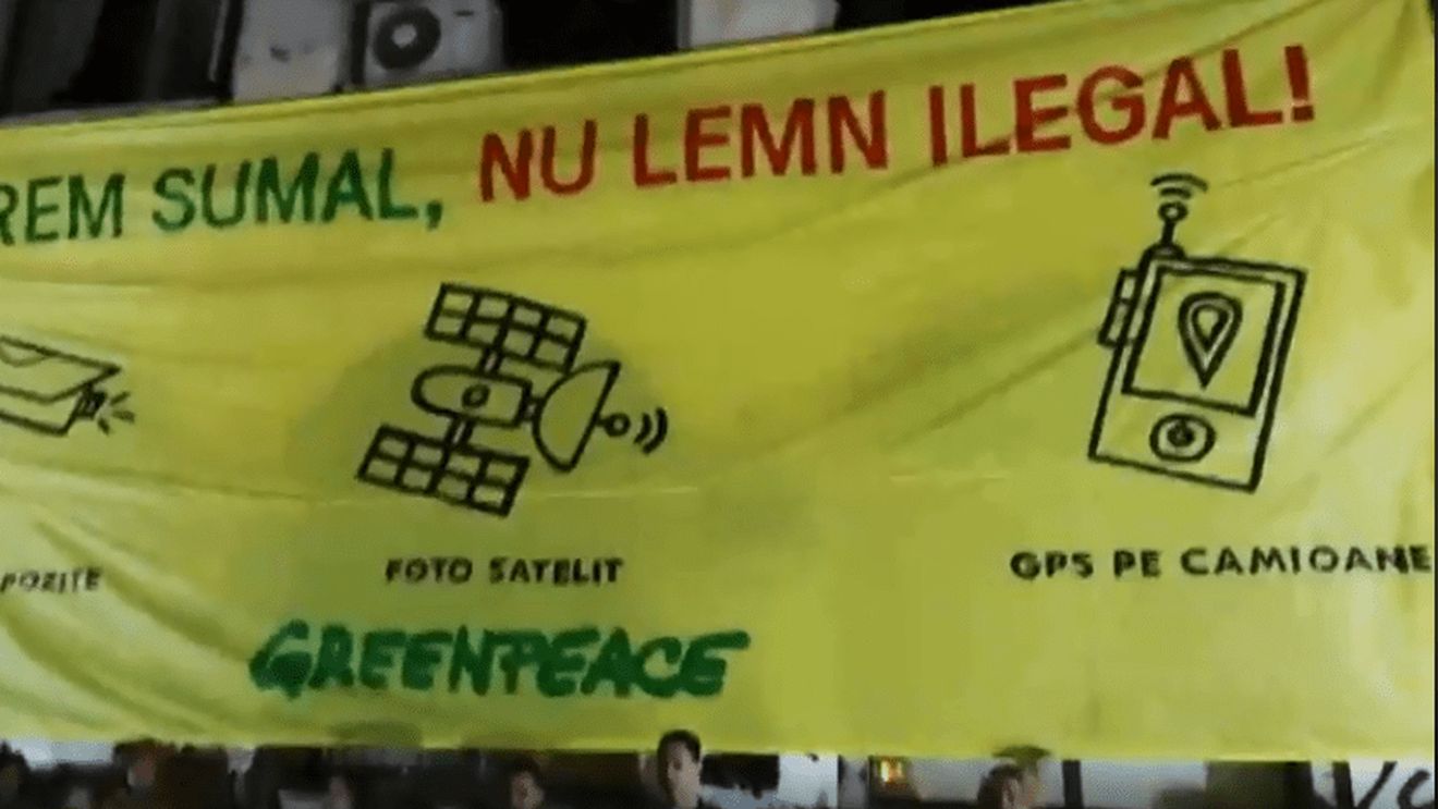 Protest în Capitală împotriva furturilor de lemn. Circa 4.000 de bucureșteni s-au adunat la Universitate și apoi au mers la Ministerul Apelor și Pădurilor