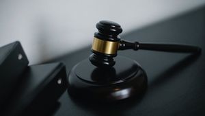 Președintele Curții de Justiție a Uniunii Europene, Koen Lenaerts: Marea Cameră a CJUE va tranşa în termen de 6 luni controversa prescripţiei penale din România care scapă inculpaţii şi scoate pe bandă rulantă infractorii din puşcării