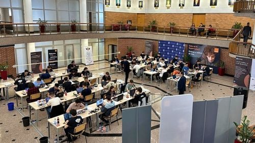 Gâlceava Ministerului Educației cu doi elevi continuă. După ce și-au câștigat dreptul de participare, unul chiar în instanță, elevilor nu li se recunosc locurile 2 și 5 obținute la Olimpiada Națională de Securitate Cibernetică