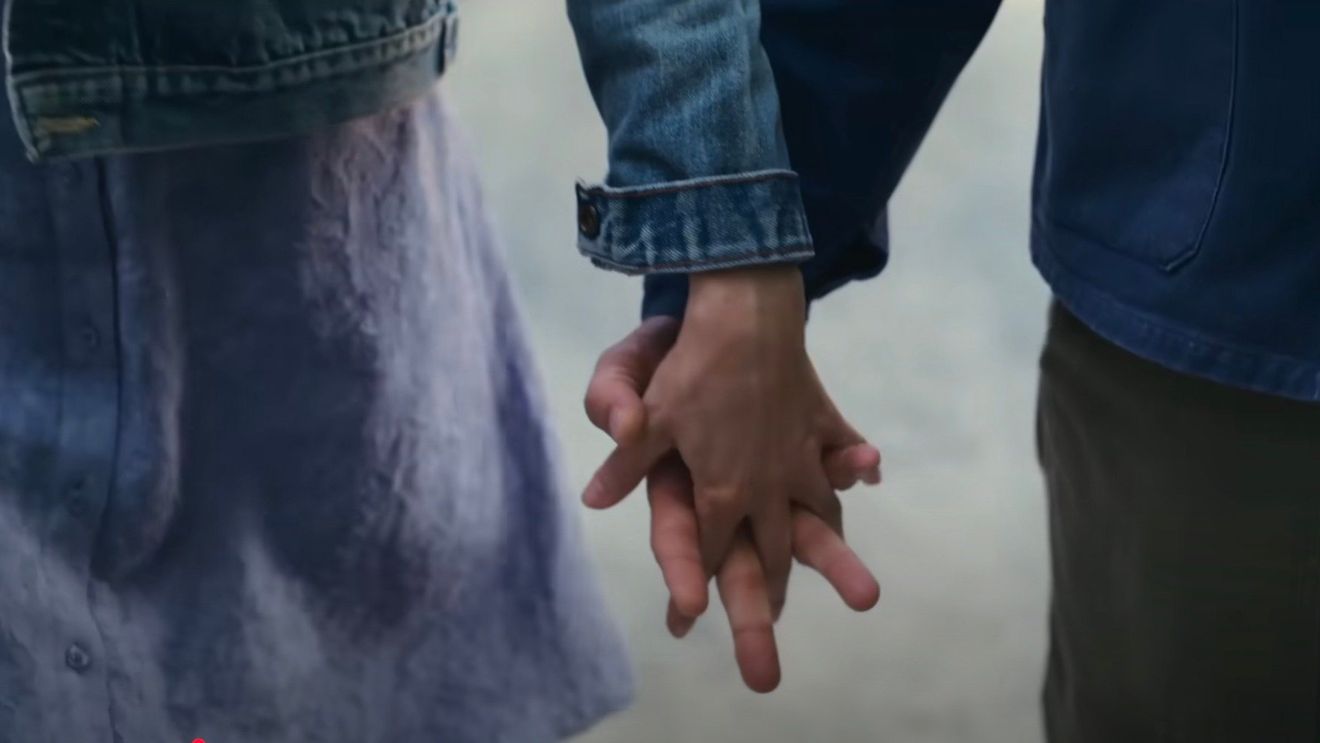 Un film australian a fost modificat în China cu ajutorul inteligenței artificiale pentru a transforma un cuplu gay într-unul heterosexual