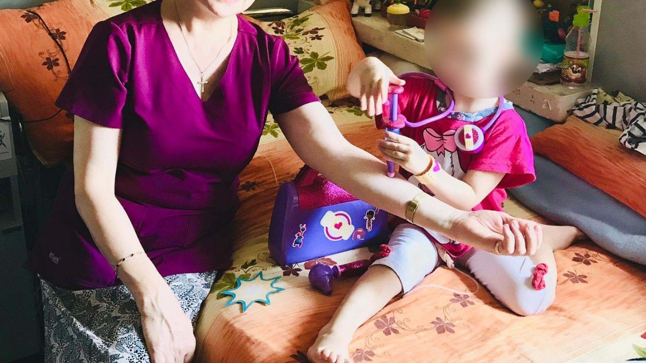 „De ce vă mai zbateți atâta să faceți metodologie-cadru când ei oricum mor”, mi-a spus un consilier acum câțiva ani – Myriam, profesoara copiilor din spitale / Povestea oamenilor care se zbat de multe ori cu propriile resurse să țină școala în viață pe secțiile de oncologie pediatrică