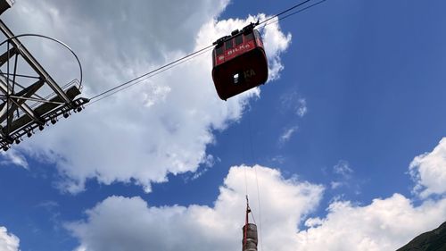 VIDEO: 16 turiști blocați în telecabina Bâlea, coborâți de salvamoniști