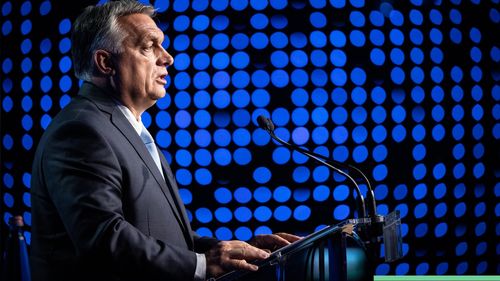 Presa maghiară de opoziție: Viktor Orbán este modelul neofasciştilor români