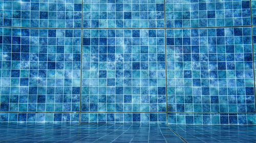 Mai multe bazine din Ştrandul Piatra-Neamţ, închise de DSP din cauza apei neconforme / La bazinul pentru copii şi la cele două bazine din zona VIP se va schimba apa