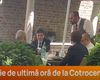 Imagine publicată de Digi24: Nicușor Dan, surprins la Bruxelles la masă cu Rareș Bogdan (PNL), contestatar al lui Ilie Bolojan, Victor Negrescu (PSD), Eugen Tomac și șeful SPP, Lucian Pahonțu, înaintea Consiliului European