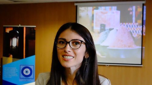 Fawzia Rehejeh, fondatoarea Centrului Cultural Arab din Sibiu, a depus plângere penală după ce a primit mesaje online instigatoare la ură și rasiste / „Ne afectează grav sentimentul de siguranță”