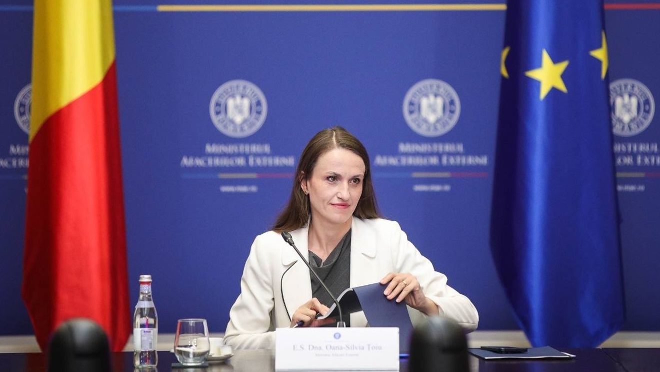 Oana Țoiu: Am discutat cu consulul despre zborul de evacuare din Muscat, care a menționat cazul special al unei minore neînsoțite. Răspunsul meu a fost că, în orice modificare pe care ar urma să o facă, să se asigure înainte că și ceilalți din categoriile vulnerabile au acces la tratament egal