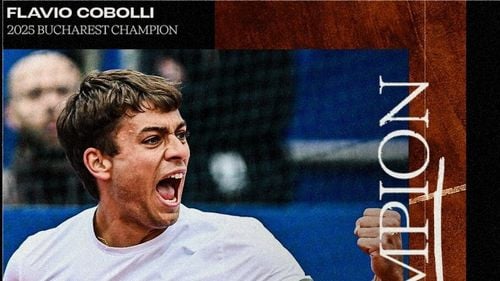 VIDEO Italianul Flavio Cobolli a câştigat turneul Ţiriac Open desfășurat la București / Momentul în care Ion Țiriac îi oferă trofeul