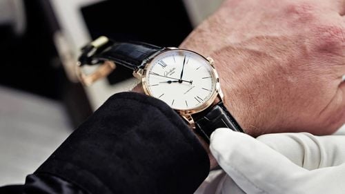 Vanghelie, obligat să plătească Sectorului 5 daune materiale de peste 15 milioane de euro / Instanța îi dă înapoi lui Mircea Geoană ceasurile de lux primite de la Vanghelie