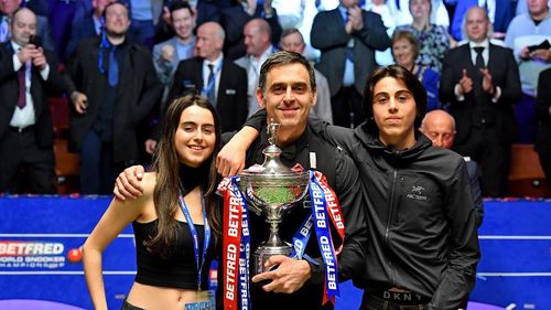 Britanicul Ronnie O'Sullivan, campion mondial la snooker pentru a şaptea oară/ Ronnie egalează recordul deținut de Stephen Hendry