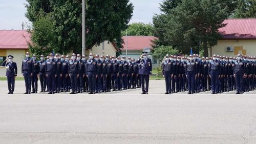 Două școli de agenți de poliție funcționează în continuare cu prezență fizică, deși e vacanță, pentru că nu au primit încă niciun ordin privind oprirea cursurilor, pe filiera Ministerului Afacerilor Interne