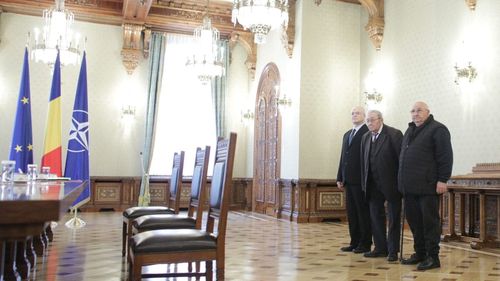 Delegația PSD la consultările cu președintele Iohannis: Deputatul Eugen Nicolicea și doi pretinși foști deținuți politici de la penitenciarul Aiud / Unul dintre ei este un infractor de drept comun, ”vândut” de Antena 3 drept deținut politic