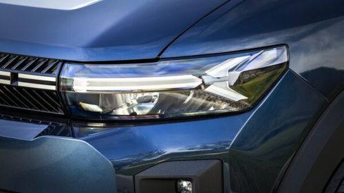 Surpriza dintr-un studiu JATO Dynamics: Un constructor a crescut preţurile cu 48% şi tot a vândut cu 19% mai multe maşini – toate indiciile duc spre Dacia