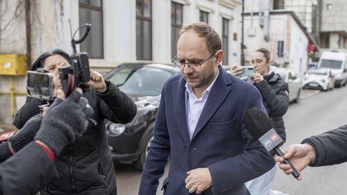 Primarul Botoşaniului, trimis în judecată după ce ar fi dat unei candidate subiectele la un concurs pentru funcţia de consilier / Și-a depus candidatura pentru un nou mandat