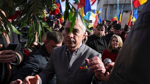 Crin Antonescu: Dintre susținătorii lui Georgescu care-s mai citiți s-au supărat pe mine că l-am comparat cu Hitler. Dar cum să fac asta? Georgescu e un caraghios, Hitler a fost un monstru. Tot ce spune Georgescu servește visului lui Vladimir Vladimirovici Putin