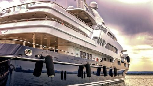 Iahtul unui oligarh rus, evaluat la 140 de milioane de dolari, sechestrat la Barcelona/ Vasul are o lungime de 85 de metri