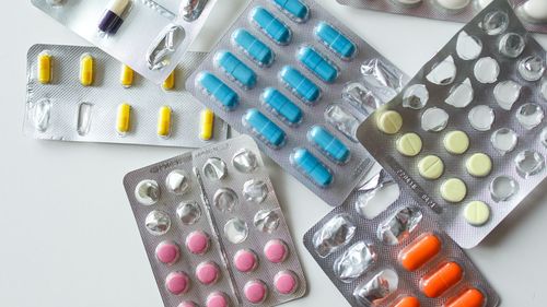PRIMER, sindicatul producătorilor de medicamente: ”O parte din medicamentele fabricate în tară riscă să dispară în curând” / Utilitățile, materiile utilizate în producția medicamentelor au crescut cu 300% față de anul trecut