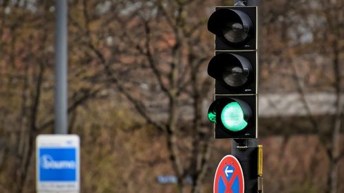 Contract de 3,6 milioane lei pentru studiul de fezabilitate privind modernizarea şi extinderea semaforizării din Capitală