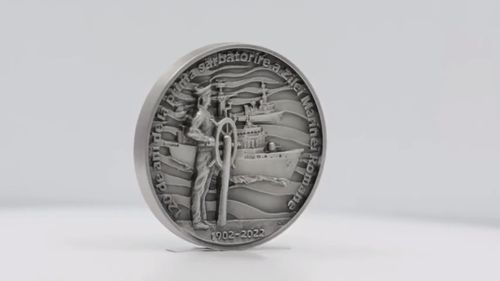 VIDEO Medalie aniversară lansată de Ziua Marinei Române, la 120 de ani de la prima sărbătorire/ Fregata Mărășești, pe aversul medaliei