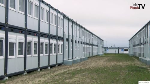 „Orașul containerelor” se deschide în Polonia pentru a găzdui mii de muncitori asiatici care construiesc o uzină chimică