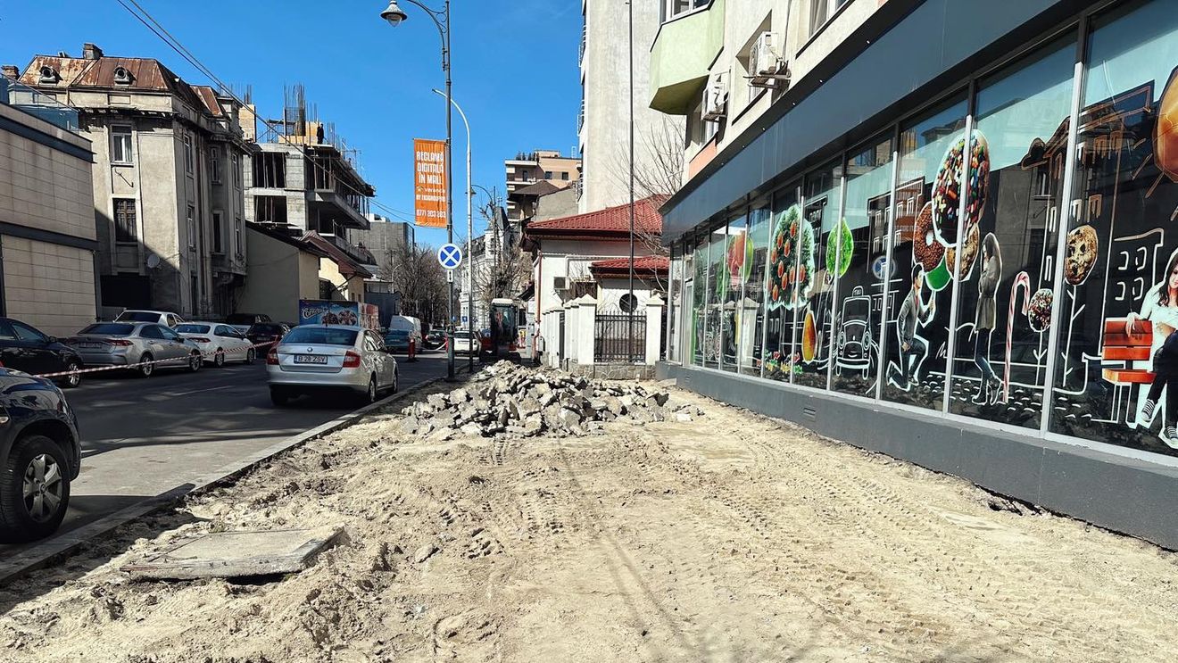 Primăria Capitalei anunță că s-a reluat programul de reparații trotuare și instituire a sensurilor unice din zona centrală