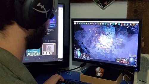 Video gaming, o afacere în creștere în pandemie / Rareș: Nu mai pun accent pe calitatea jocului, caut neapărat să fie multi-player / Vreau ca în joc să îmi încarc bateriile sociale