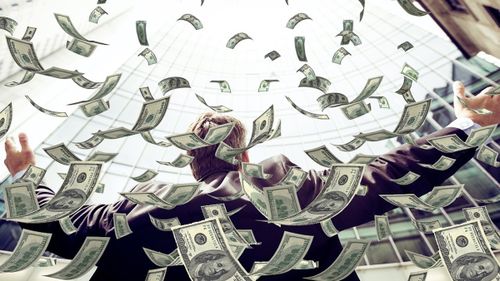 Forbes: Șeful LVMH, cel mai important jucător din industria de lux, este cel mai bogat om din lume. Omul de afaceri are o avere estimată la 211 miliarde dolari