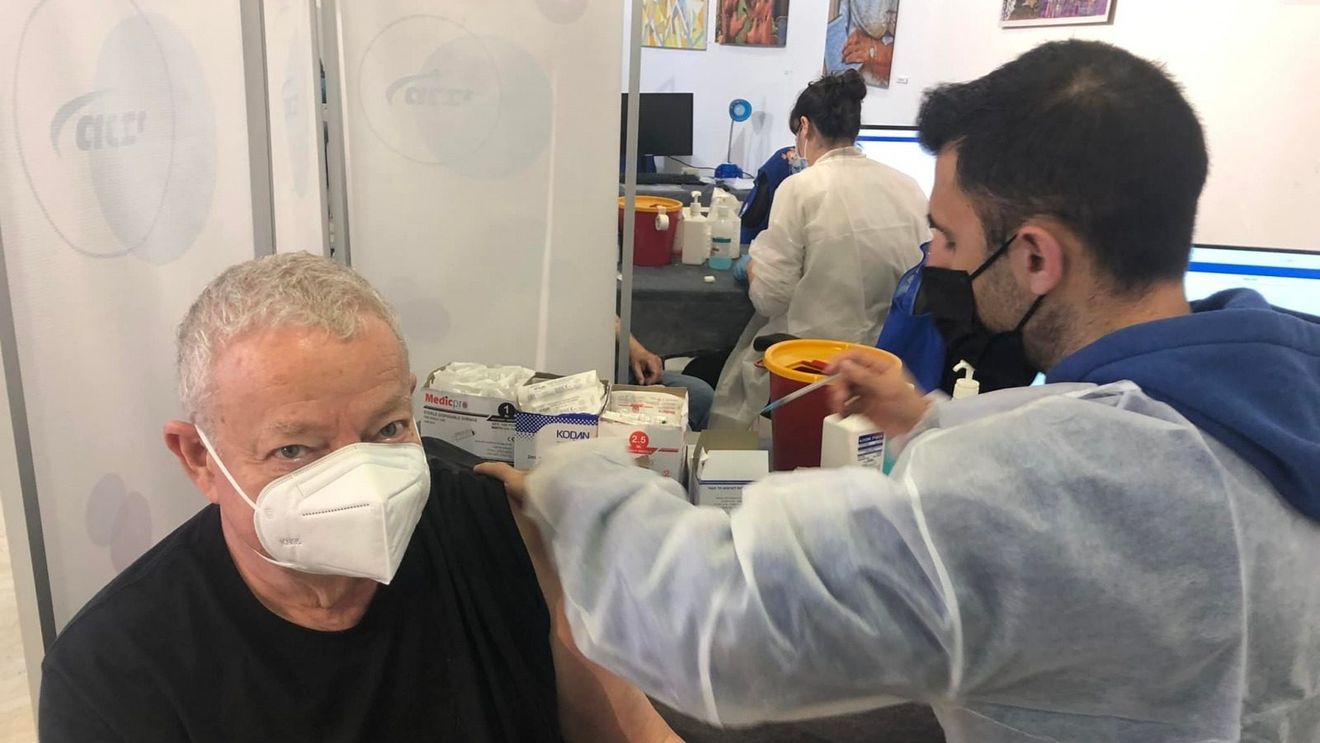 Publicist din Israel, despre gestionarea pandemiei: Populația este destul de dezorientată. Câteodată ce se anunță la ora 8 este anulat de buletinul de la ora 11 / A început administrarea dozei patru de vaccin
