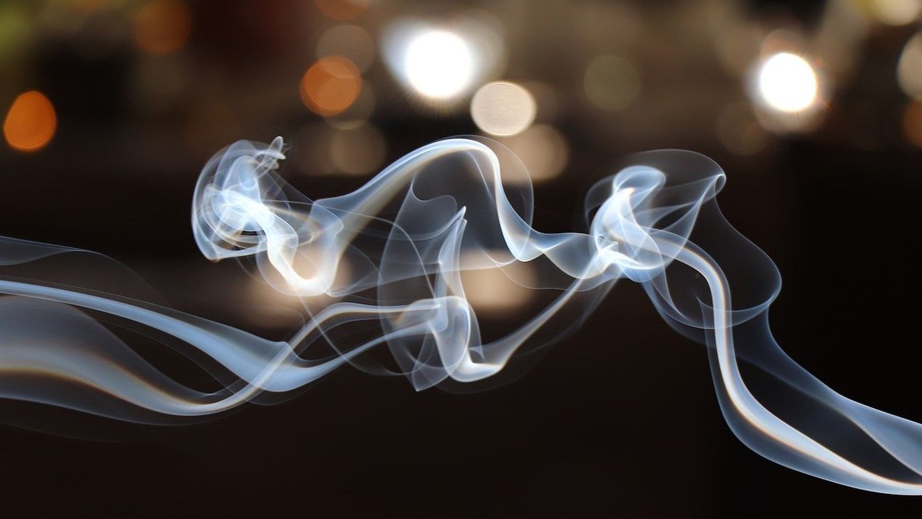 Au fost amendați primii fumători în Cluj / Au fost surprinși trăgând din țigară în loc nepermis / Primar: Perioada de avertisment s-a încheiat