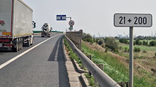 EXCLUSIV Parcarea de TIR-uri din Portul Constanța ar urma să coste UE și statul român 50 milioane de euro, de 5 ori mai mult decât era prevăzut anul trecut