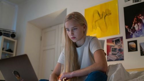 Eurostat: Croaţii, slovacii şi grecii părăsesc cel mai târziu casa parintească, după 30 de ani/ Cea mai scăzută vârstă - în Finlanda, Suedia și Danemarca