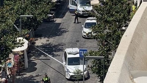 VIDEO O maşină a intrat în mai multe persoane aflate la terase la Marbella/ Spania. Cel puţin zece persoane au fost rănite