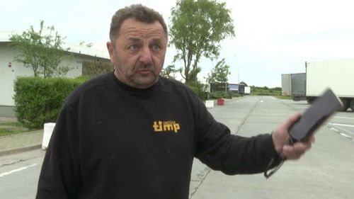 Un șofer și-a mai verificat o dată TIR-ul înainte de a ieși din țară prin Timiș. Ce a văzut l-a făcut să sune imediat la 112