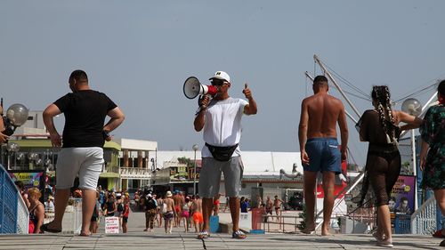 România, absentă de la Târgul de Turism din Paris / ANAT: „Reuşim să aducem sub 1 milion de turişti pe an pentru vacanţe” / ”Dacă lipsim la târgurile importante de turism, nu vom putea atrage niciodată turişti străini”