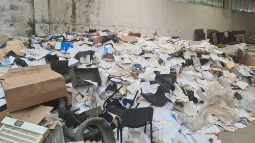 Peste 100.000 de titluri de proprietate, rapoarte de evaluare și alte documente originale din Primăria Constanța, la un pas să fie distruse/ Consilierii locali și primarul vor să facă plângeri penale pe numele unor angajați (surse)