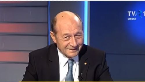 Traian Băsescu, după căderea Guvernului: Un ridicol absolut. Asta nu mai e ţară, gândiţi-vă că acum avem un guvern căzut interimar, o Justiţie care nu funcţionează, e oprită, supărată pe viaţă