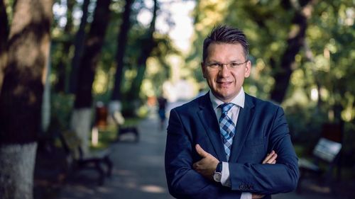 Mihail Neamţu, pe lista candidaţilor AUR la europarlamentare / Cu două zile înainte el spunea, într-o postare pe care a şters-o ulterior, că l-a numit „nulitate” pe Simion de la „ceaţa mentală cauzată de COVID-19”
