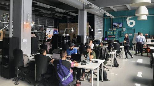 Asociația Cluj IT Cluster avertizează că regândirea variantei de scutire a taxelor pentru angajații din IT va destabiliza acest sector economic, specialiștii din domeniu urmând să migreze spre companii din străinătate