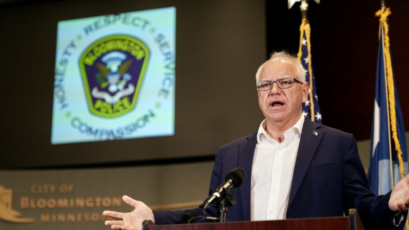 Tim Walz intră în scenă la Convenţia Partidului Democrat din Chicago