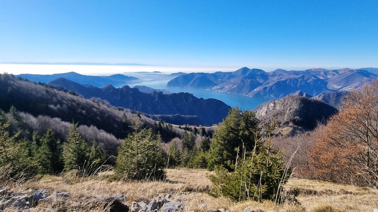 Experții montani și cabanierii italieni sunt exasperați de turiști: ”Se întâmplă să-i găsești pe pe poteci, în șlapi” / "Duminică mi-au cerut prosciutto și pepene, credeau că sunt pe lac” / ”După Covid, e o fugă după fotografii pentru rețelele de socializare”