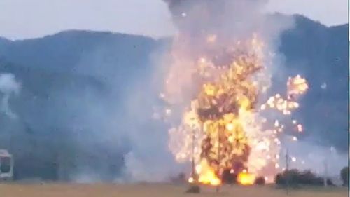 Victimele incendiului de la depozitul de artificii din Zărneşti nu aveau contracte de muncă / Doi dintre bărbaţi nu aveau deloc documente, iar cel de-al treilea avea contractul suspendat