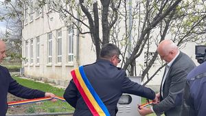 Panglică, pâine cu sare și sobor de preoți la inaugurarea contorului de gaz de la școala din comună / ”Astăzi la Frumușica s-a scris #ISTORIE”!