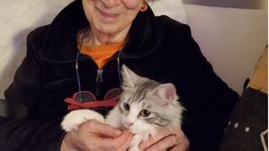 Scriitoarea canadiană Margaret Atwood îşi publică autobiografia, la 86 de ani / Autoarea distopiei „Povestea slujitoarei” a scris 50 de romane, eseuri și culegeri de poezii