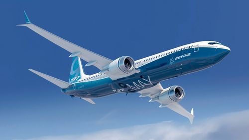 Un Boeing 737 cu 140 de persoane la bord a avut o coliziune în zbor, în SUA, cu un obiect necunoscut, la 11.000 m /  Parbrizul a fost fisurat, iar un pilotul rănit / Ipoteza, o coliziune cu un balon meteo