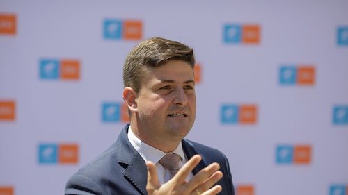 Un avocat de 39 de ani, partener în cabinetul lui Gheorghe Piperea și fost membru PNL timp de 10 ani, propus secretar de stat la Ministerul Justiției din partea PLUS. El s-a remarcat la show-ul tv Vara Ispitelor