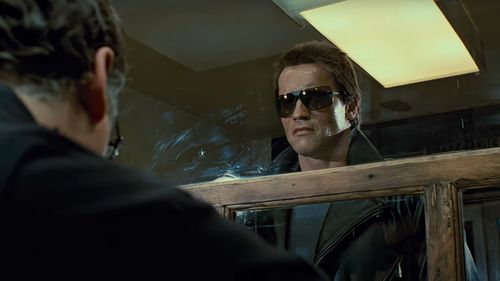 Arnold Schwarzenegger s-a certat cu regizorul filmului Terminator, James Cameron, din cauza schimbării celebrei replici „I'll Be Back”