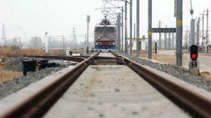 Traficul feroviar a fost reluat pe ambele fire pe distanţa Roşiori - Măldăeni